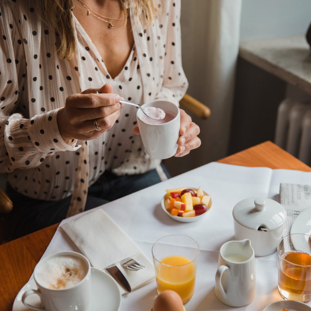 Blick auf ein gesundes und abwechslungsreiches Frühstück